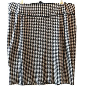 ERIC Alexandre plus sized hounds tooth skirt. Size 46 (2XL). Cream and black.